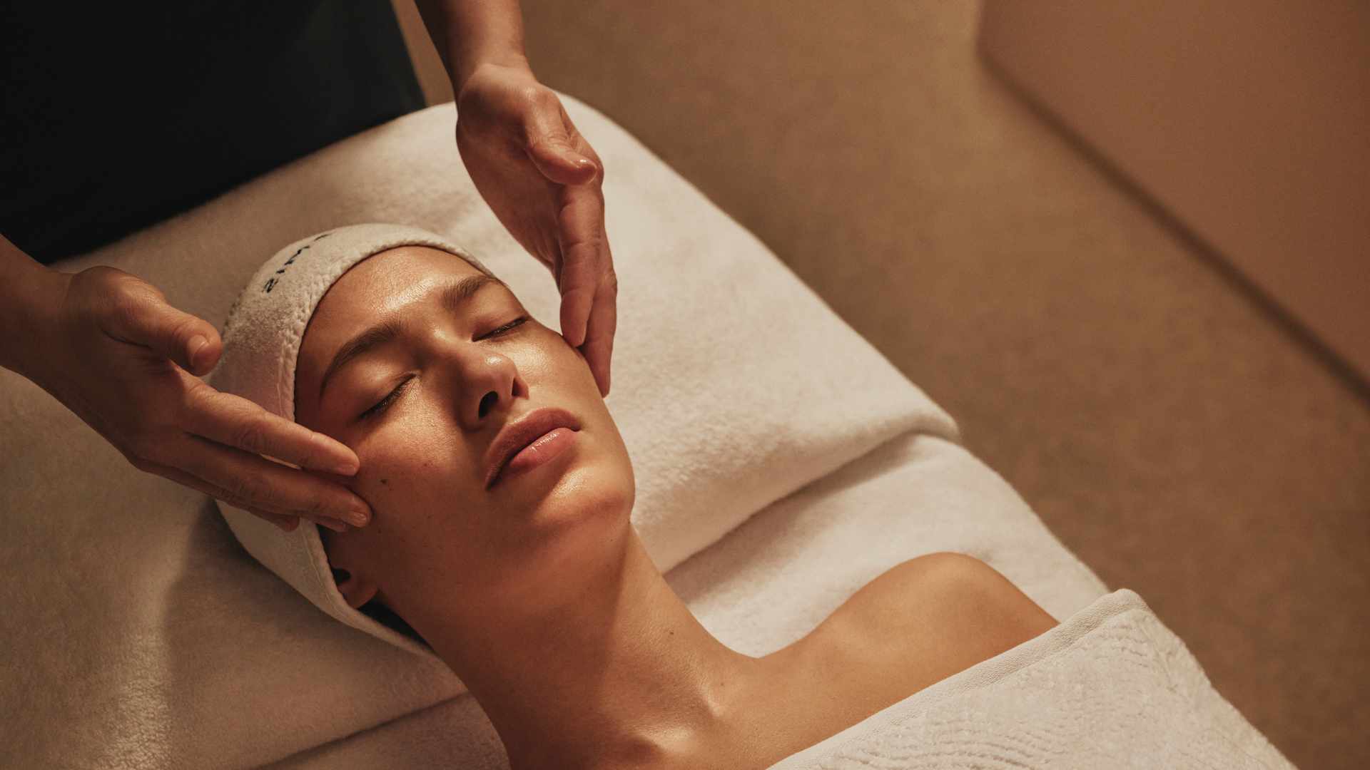 ELEMIS Facial Powered By Touch